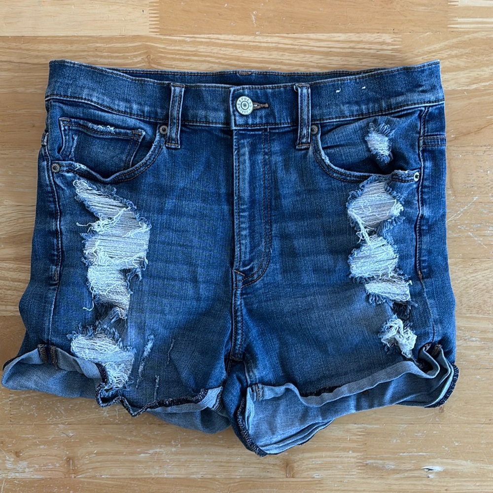 Express women’s distressed denim shorts